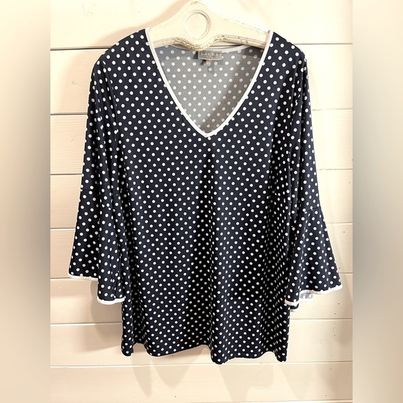 💙 LAURA PLUS – Navy Polka Dot V-Neck Top size 2X - Picture 1 of 8